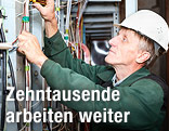 Arbeitender älterer Mann