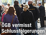 Menschen auf der Stra&szlig;e
