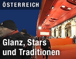 Roter Teppich mit Sicherheitsmänner vor der Oper