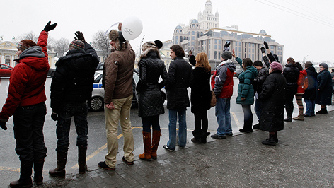 Menschenkette als Protest gegen Putin