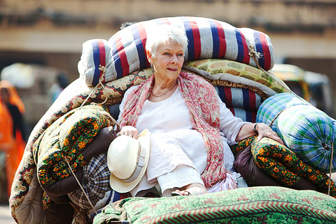 © 2011 Twentieth Century Fox Evelyn (Judi Dench) in einer Szene aus dem Film „Best Exotic Marigold Hotel“