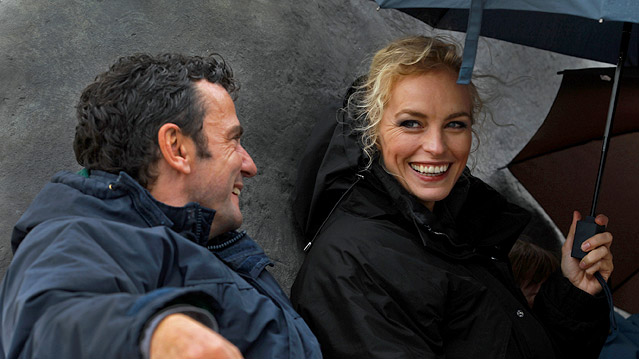 © Christian Schulz Regisseur Christian Petzold und Hauptdarstellerin Nina Hoss auf dem Filmset des DDR-Dramas "Barbara"