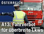 Polizist stoppt LKW auf Autobahn