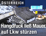 Gelöste Stützmauer und verunfallter Lkw auf der A 13