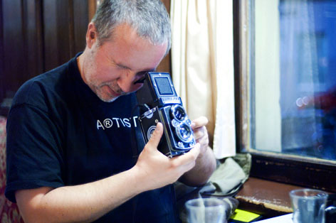 © ORF.at/Günter Hack Kay von Aspern mit Rolleiflex