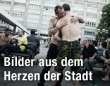 Umarmung zweier M&auml;nner