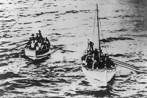 © AP Die Titanic läuft am 10. April 1912 aus dem Hafen Southampton aus