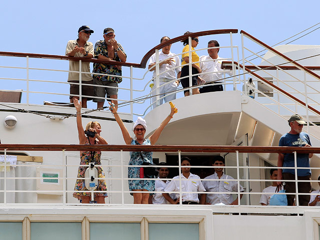 Passagiere des Kreuzfahrtschiffs "Costa Allegra"