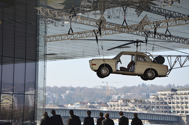 © ORF.at/Peter Prantner Kunstwerk der Car Culture Ausstellung in Linz