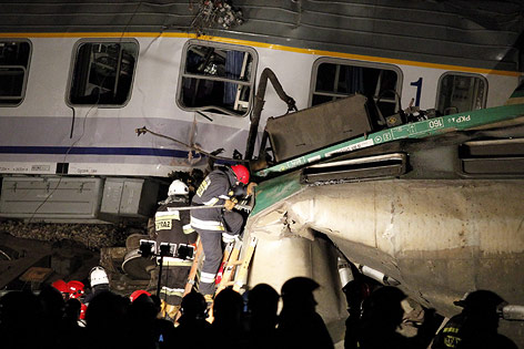© APA/EPA/Andrzej Grygiel Zerstörter Zug