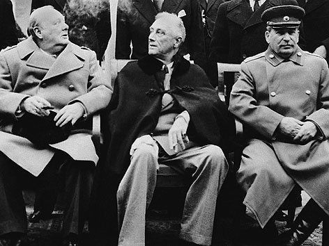 © AP Josef Stalin, US-Präsident Franklin D. Roosevelt und der britische Premierminister Winston Churchill während der Konferenz von Jalta, 1945