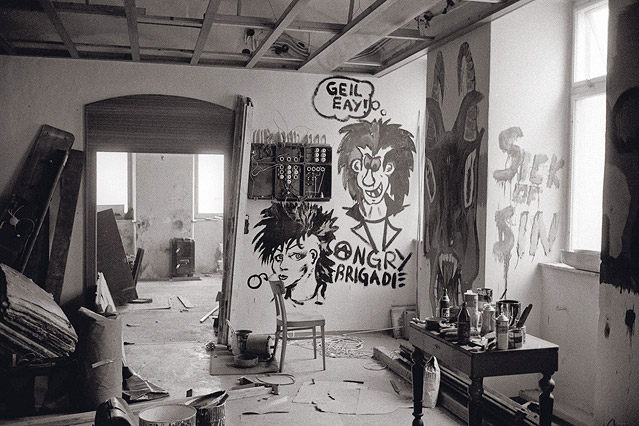 © Robert Newald Photographie Wohnung im besetzten Haus Aegidigasse (1986)
