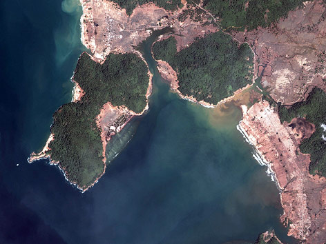 © AP/DigitalGlobe Satellitenbild nach Erbeben 2005