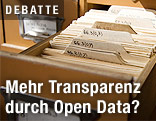 Geöffneter Aktenschrank