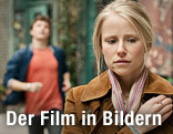 Szene aus dem Film "Russendisko": Bormann blickt nachdenklich, im Hintergrund kommt M&uuml;cke angelaufen
