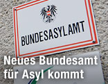 Tafel mit der Aufschrift "Bundesasylamt"