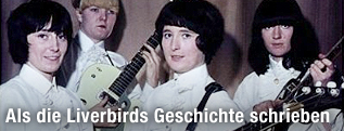 Die Mitglieder der Girlband Liverbirds auf einem Plattencover