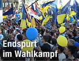Menschen mit Luftballons