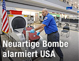 Gepäck vor Kontrolle am Flughafen
