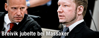 Anders Behring Breivik mit seinem Anwalt Geir Lippestad