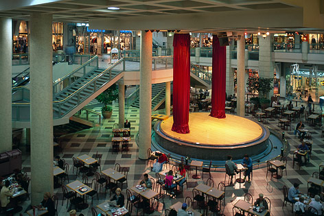 © Corbis/Atlantide Phototravel/Guido Cozzi Untergrund-Einkuafszentrum in Montreal, Kanada
