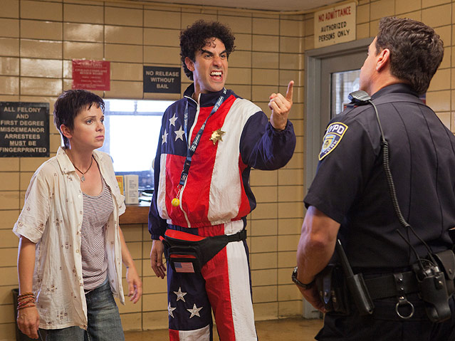 © 2012 Paramount Pictures Schauspielerin Anna Faris als "Zoey" und Sacha Baron Cohen als "Der Diktator"