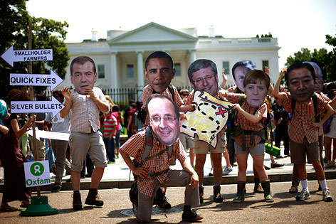 © AP/Pablo Martinez Monsivais Demonstration gegen den G-8-Gifpel