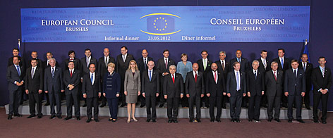 © APA/EPA/Thierry Roge Gruppenfoto der Teilnehmer des EU-Sondergipfels