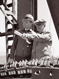 © Corbis C.E. Payne und Joseph B. Strauss
