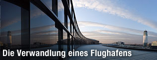 Vorplatz, Flughafen Wien AG, Skylink Fassade und Tower