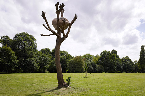 © Roman Mensing Giuseppe Penones Werk "Idee di Pieta" in Kassel