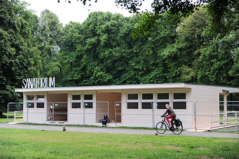 © APA/EPA/Uwe Zucchi Gebäude mit Schriftzug "Sanatorium" in der Karlsaue in Kassel