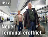 Passagiere in der Abflugshalle