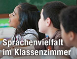 Kinder in einem Klassenzimmer