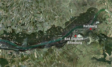 © Google Earth; ORF.at (Montage) Luftbild des Donauverlaufs östlich von Wien