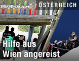 Sicherheitskräfte suchen beim Piratenschiff