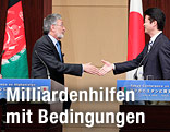 Japanischer Außenminister Koichiro Gemba und Afghanistans Außenminister Zalmai Rassoul