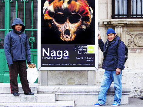 © Wolfgang Kapfhammer Ranulfo de Oliveira und Obadias Batista Garcia vor dem „Haus des Kaisers“