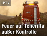 Feuerwehrauto auf Teneriffa im dichten Rauch