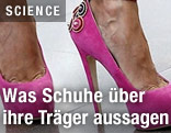 Füße mit Stöckelschuhen