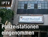 Eine von Rebellen eingenommene Polizeistation in Aleppo