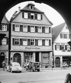 © picturedesk.com/Ullstein Bild/Fritz Eschen Archivbild vom Geburtshaus von Hermann Hesse