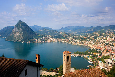 © Corbis/Jose Fuste Raga Blick auf Lugano