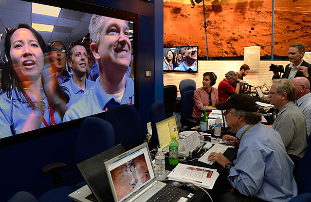 © APA/EPA/Michael Nelson Jubel nach der Marslandung bei der NASA