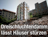 Häuser am Dreischluchtendamm