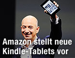 Jeff Bezos, Amazon-Chef mit dem neuen Amazon Kindle Paperwhite