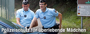 Zwei französische Polizisten