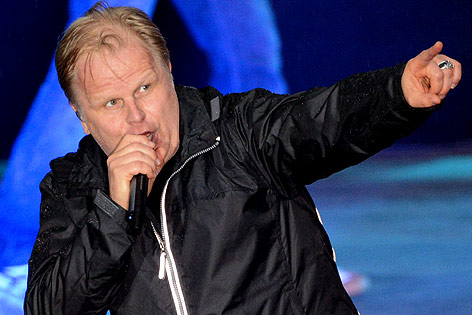 Herbert Grönemeyer singt