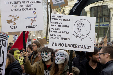 © ORF.at/Günter Hack Anti-ACTA-Demonstranten mit Guy-Fawkes-Masken in Wien