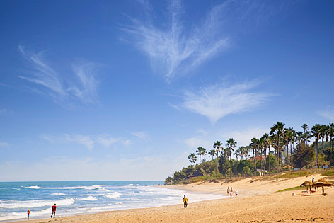 © Corbis/Jon Hicks Strand in Gambia